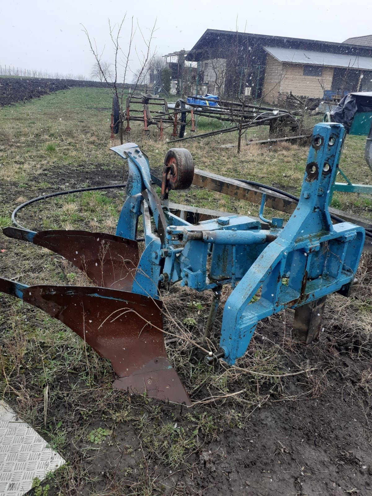 Tractor,freza,plug,prasuitoare,remorca,basculabila,cupa tirant