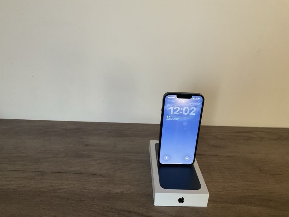 IPhone 13 128GB чист iCloud