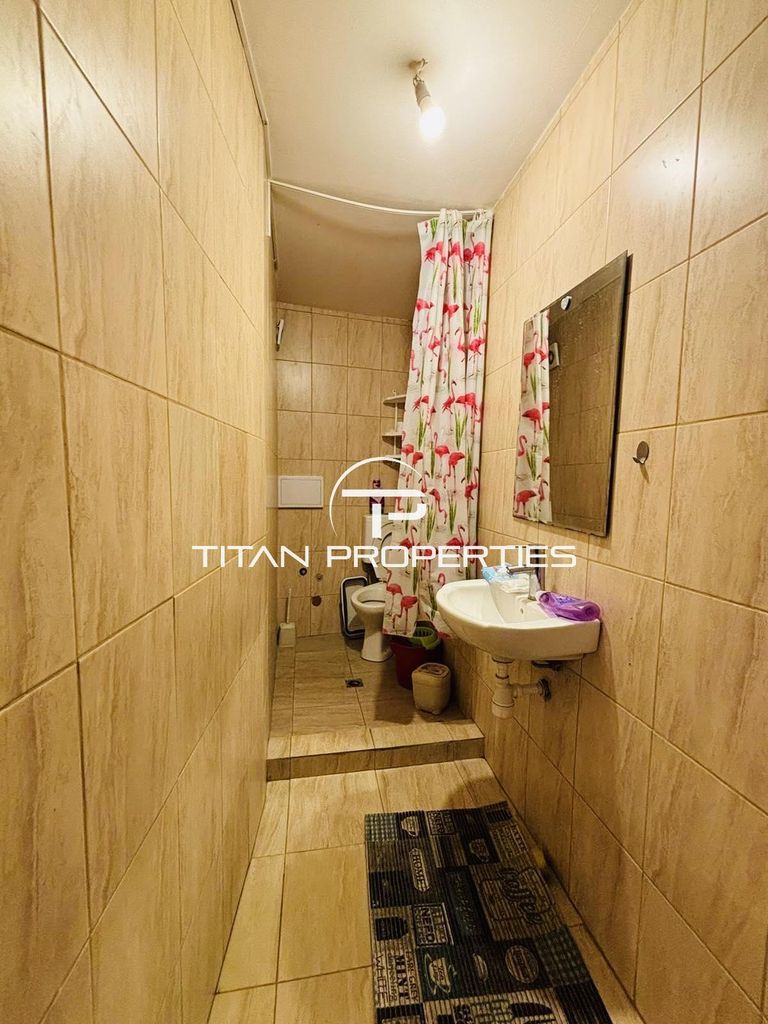 Дава се под наем Тристаен апартамент в Бургас, Център - 120 кв.м за 408 € - Снимка #7