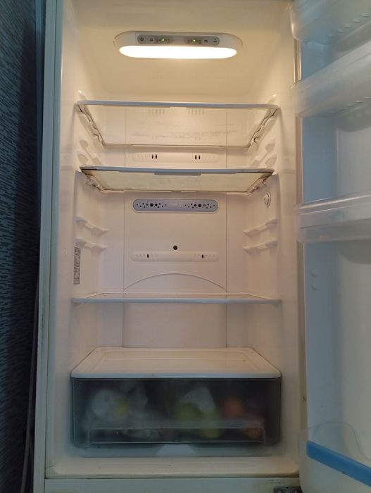 Продам холодильник