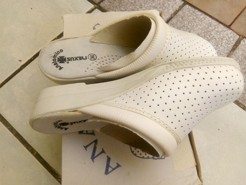 Papuci piele naturala noi