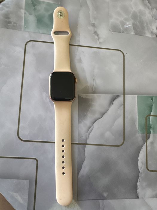 Продам Apple Watch 6 серия