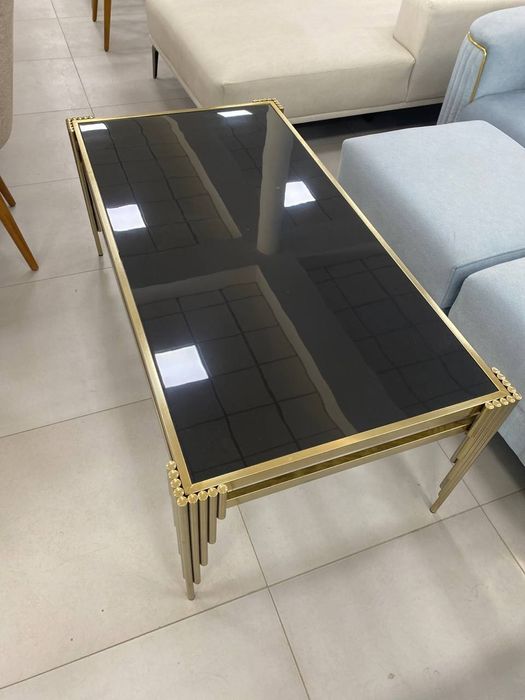 Журнальный стол и консоль