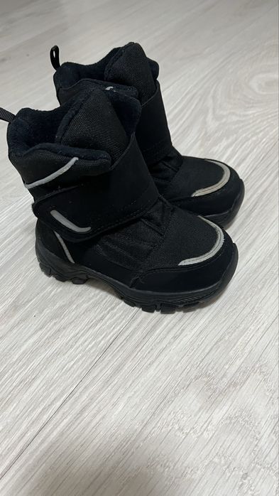 Продам ботинки на мальчика, 23 р