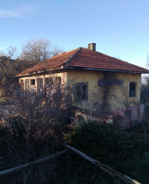 Продава сграда в с.Каменичка Скакавица