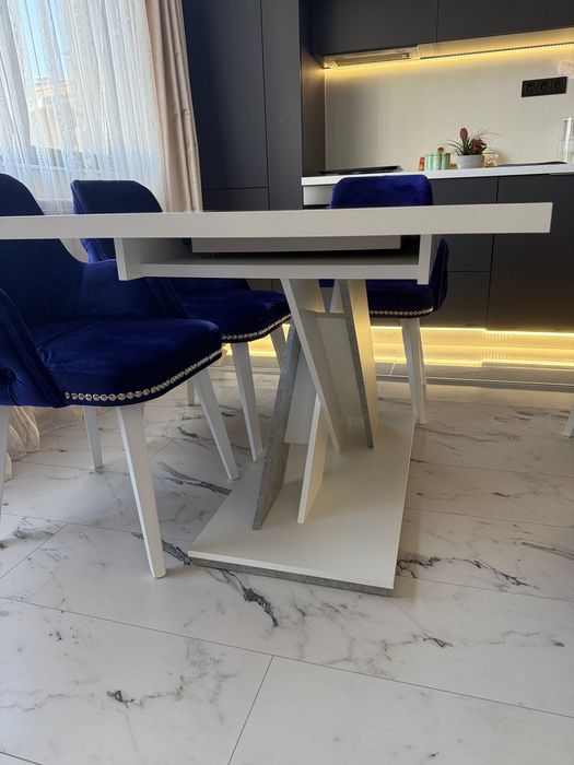 Разтегателна Маса