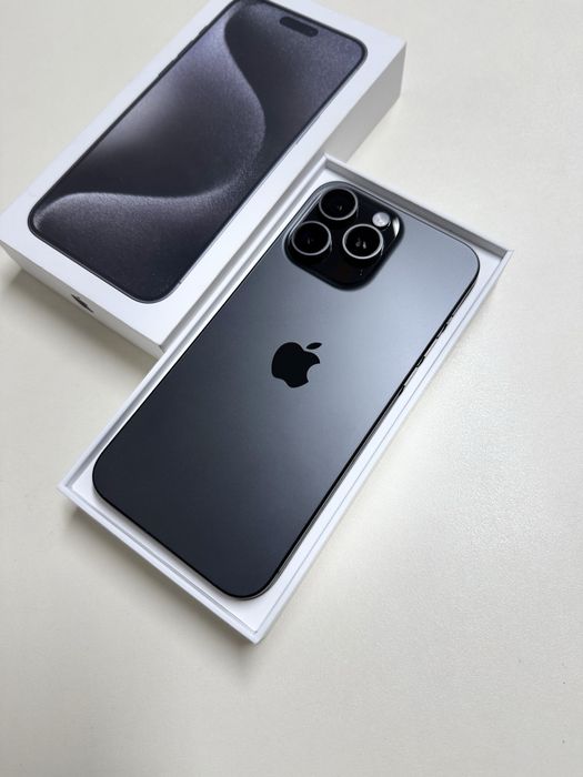 Magazin vinde: iPhone 15 Pro Max 256gb Titanium Black / Blue