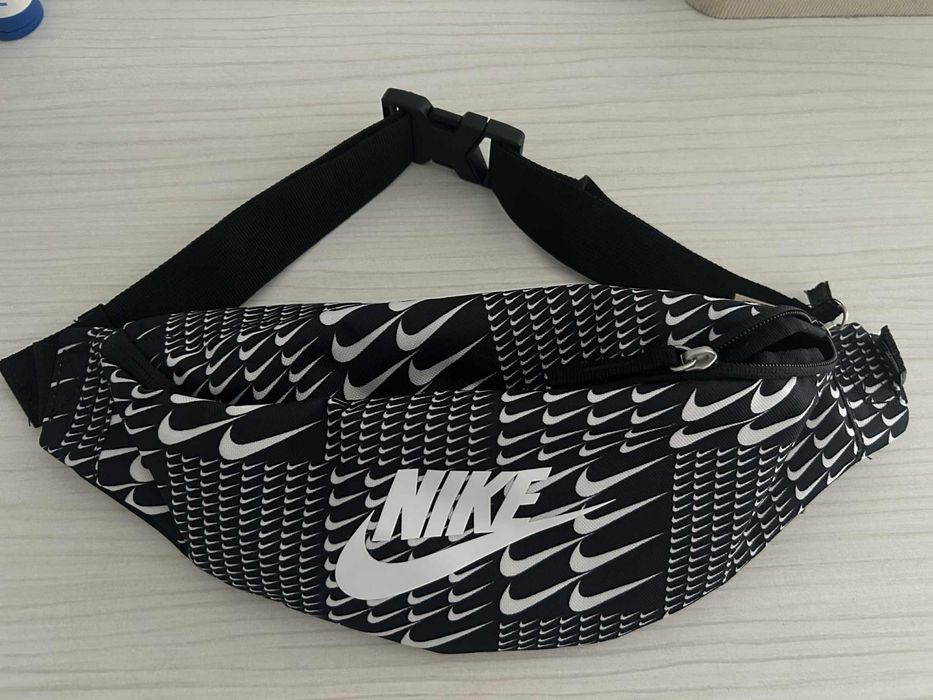 Чантичка на nike