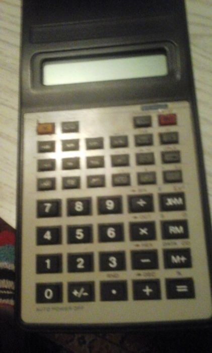 calculator casio pe baterii merge cu multe functii