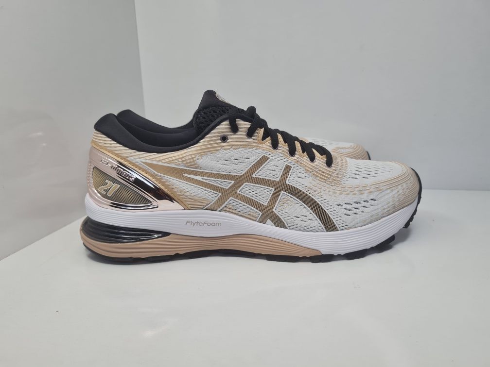 Маратонки Asics Gel-Nimbus 21

Чисто нови с кутия.

Размер 44 стелка 2