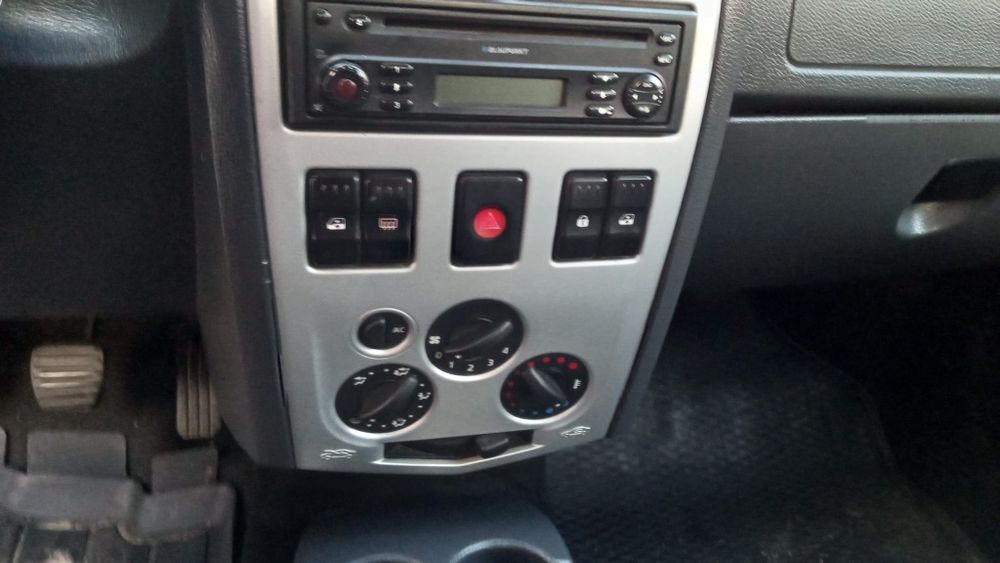 Vand dacia logan full  16 benzina km 100314 reali  merge ca noua