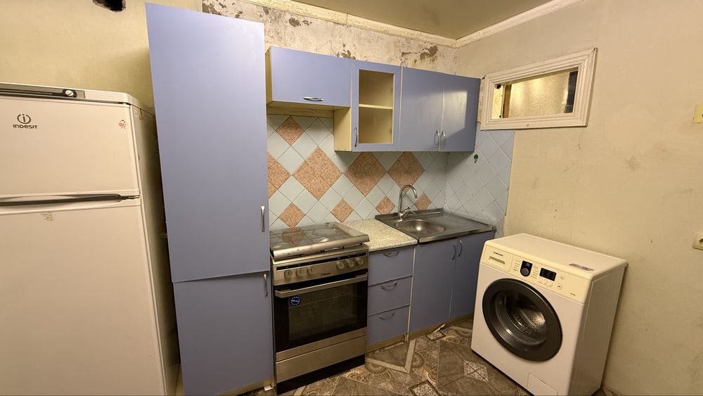 Кухонный гарнитур, 2 кровати бесплатно