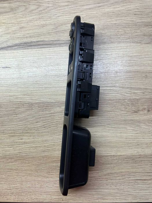 Панел бутони ел стъкла PEUGEOT 207,CITROEN C3 Picasso