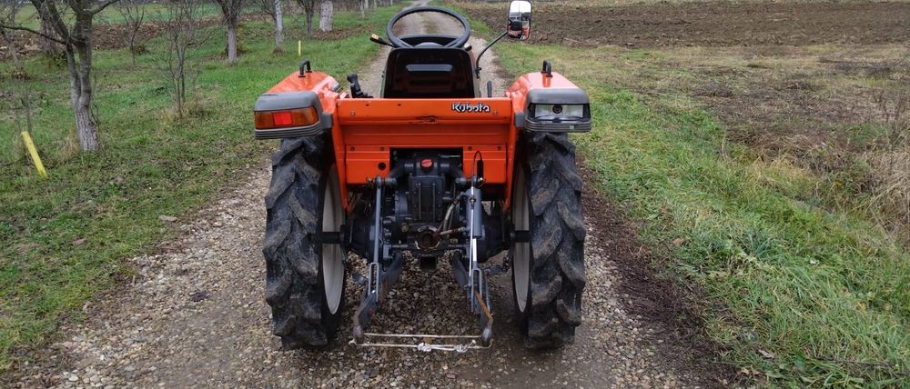 Vând tractor Kubota GL200 4x4 servodirecție