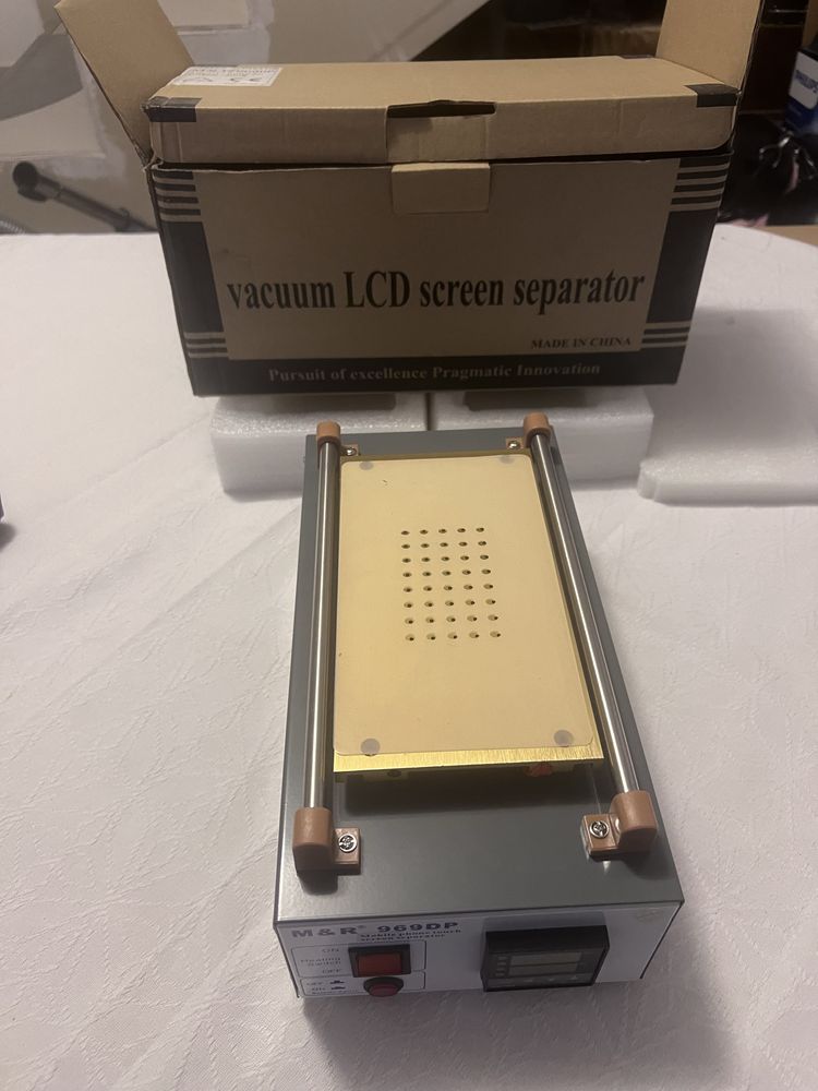 Vacuum LCD screen separator