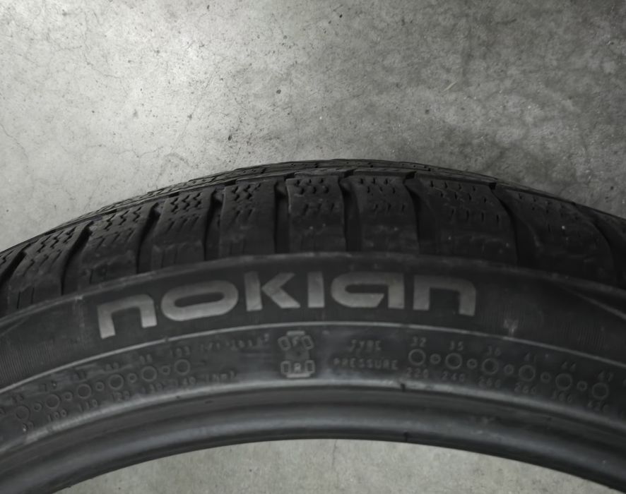 225 40 19 nokian