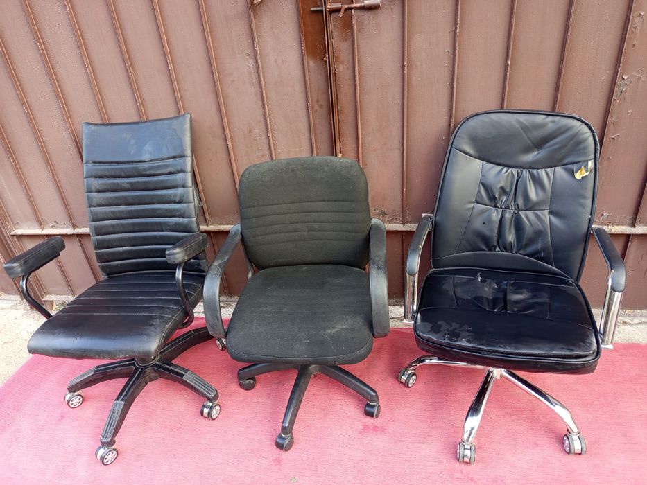 Чёрный кресла . Срочно .