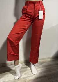 Pantaloni Bershka marimea 34