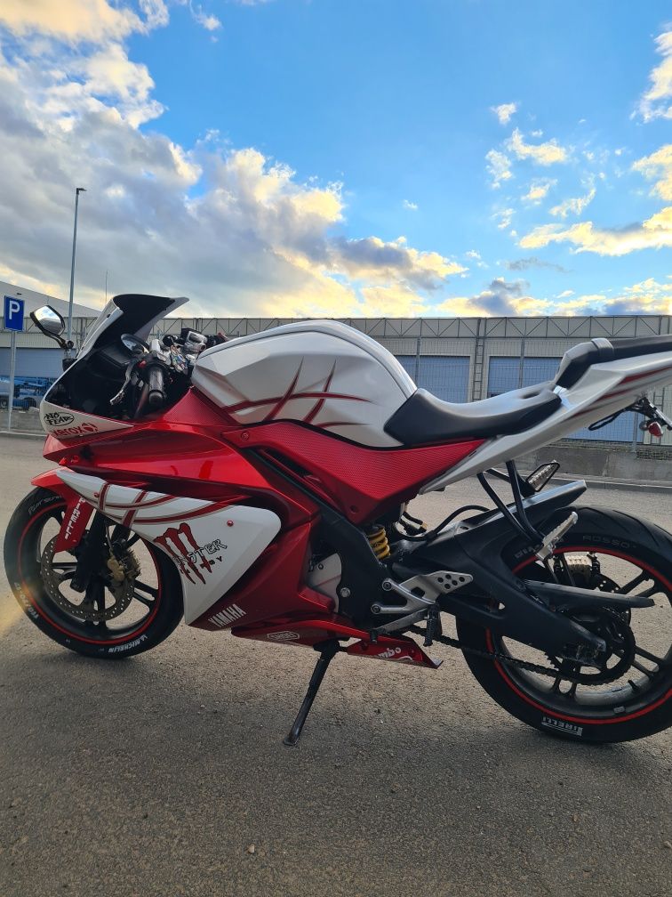 Vând Yamaha yzf r125