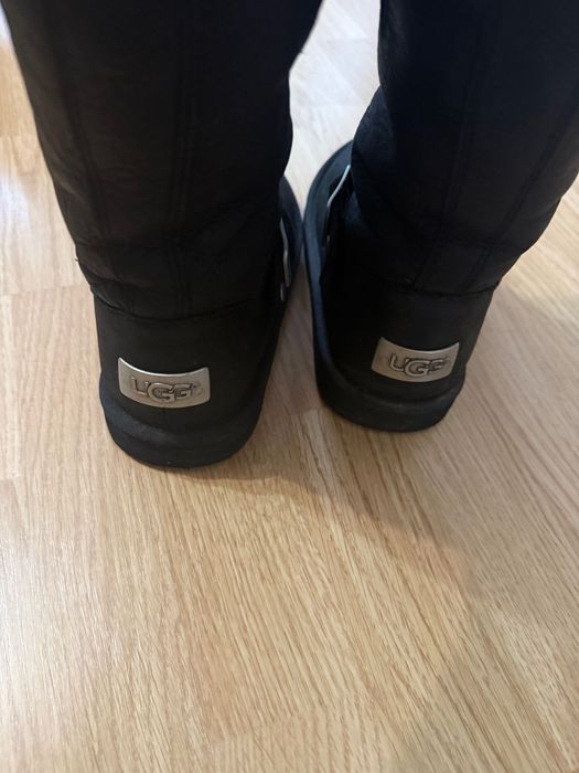 Ugg nr 37, ca noi