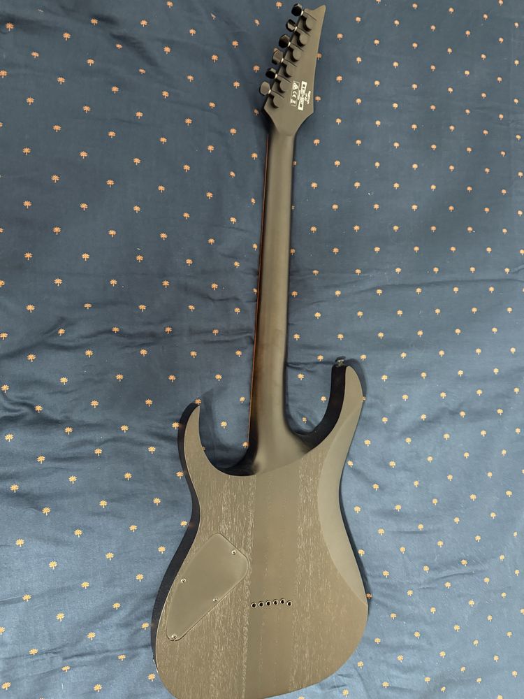 Chitara Ibanez serie RG + amplificator VOX VX15