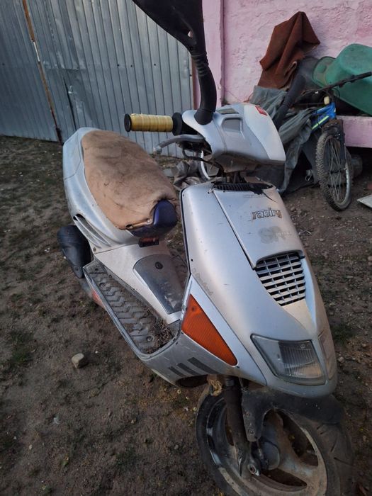 Vand sau schimb scuter aprilia