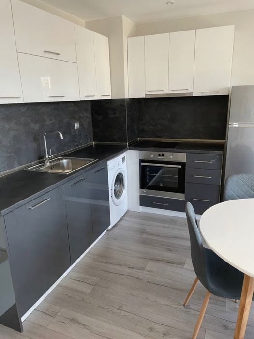 Двустаен апартамент под наем в кв. Христо Смирненски.