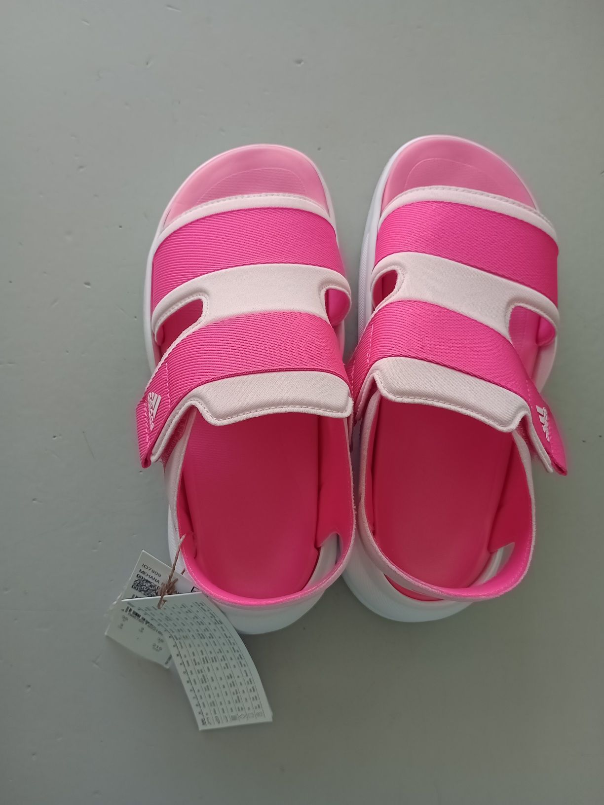 Страхотни нови сандали Adidas