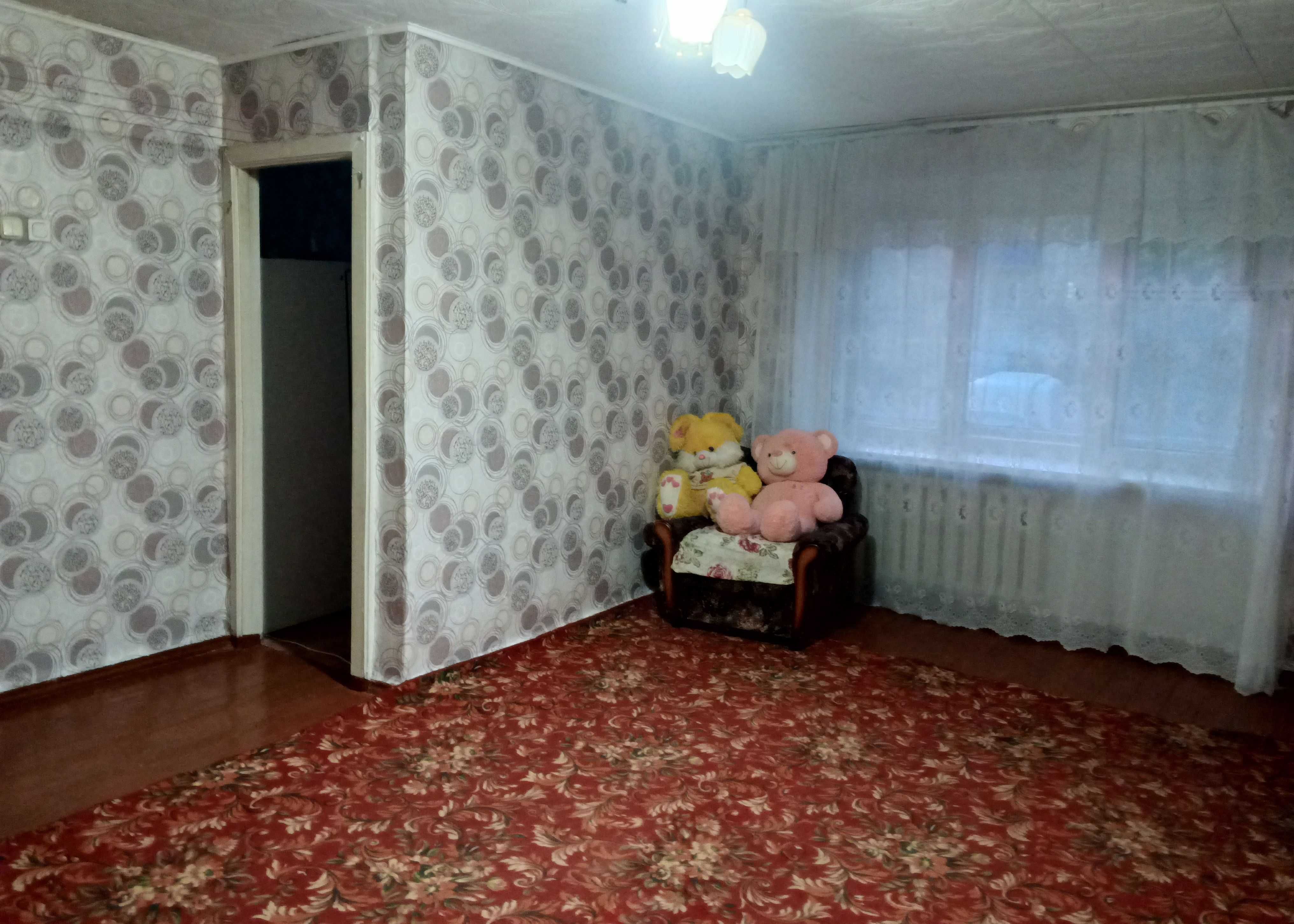 Продам 3 комнатную квартиру 10 мкр-н.
