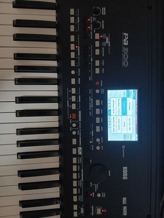 Синтезатор Korg PA 300