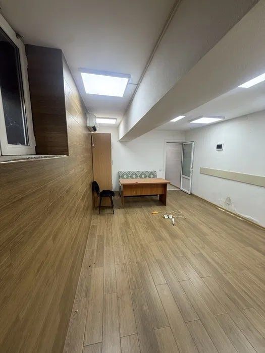 Аренда офиса лабзак 179м²