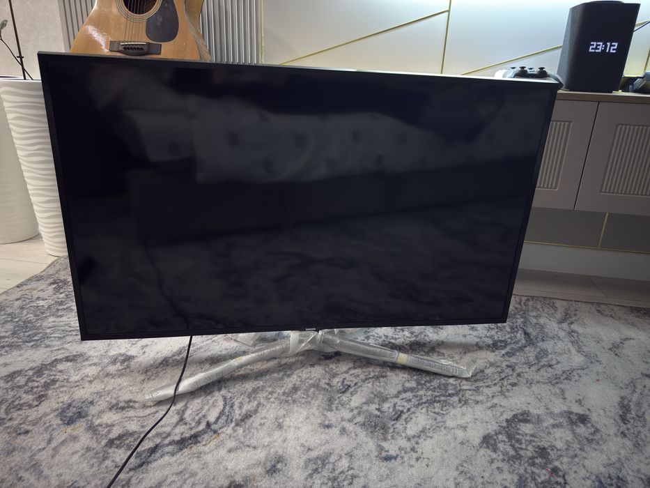 Продам телевизор Samsung LED 43