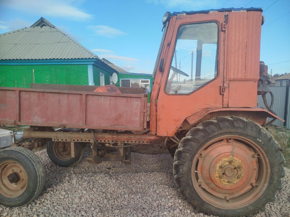 Продам трактор Т16