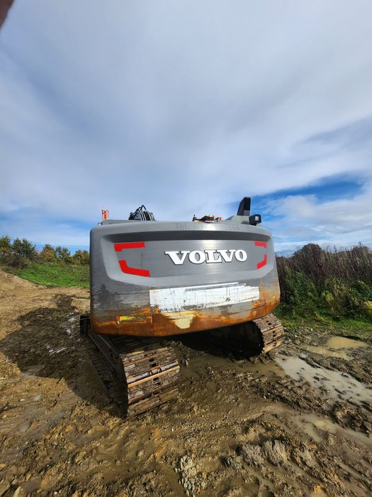Volvo ec 250 an 2016 !