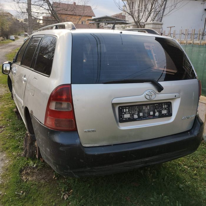 Продавам на части Тойота Корола