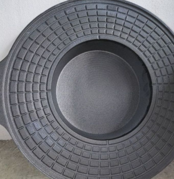 Disc din fontă cu zonă centrală tip „cratiță” – ideal pentru gătit