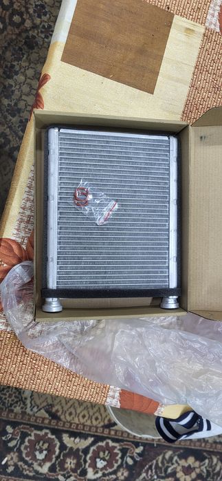 Продам радиатор отопления на лексус rx330