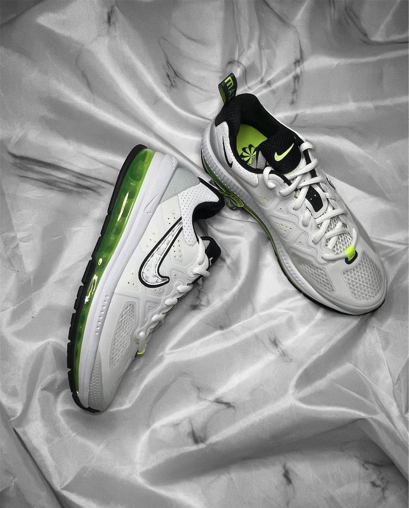 Adidasi Nike Air Max Genome