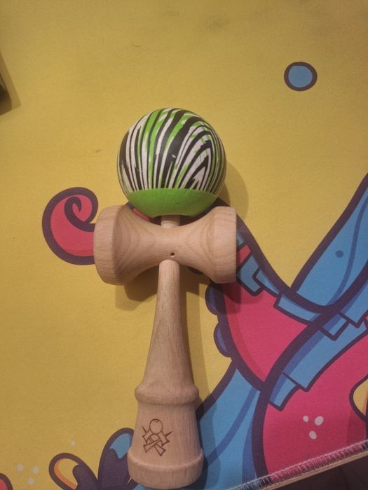 Sweets Kendamas F3 Rubber Grain - Black Green White