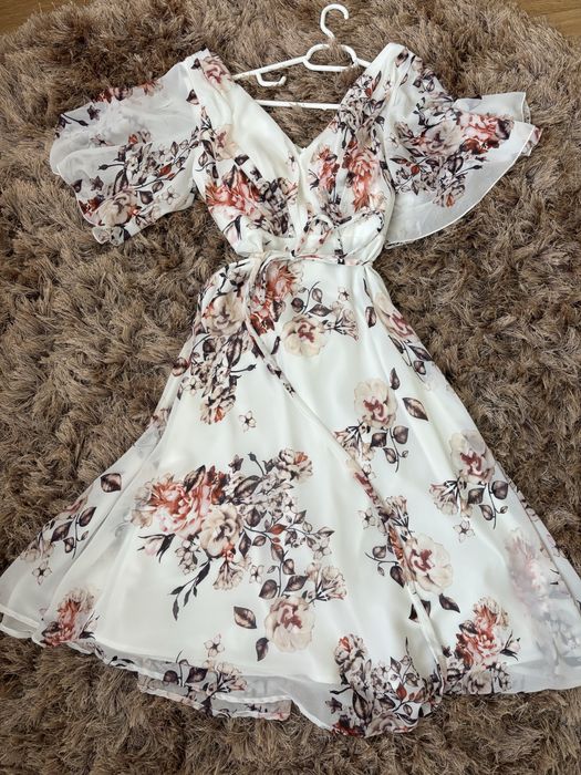 Rochie florala eleganta de zi