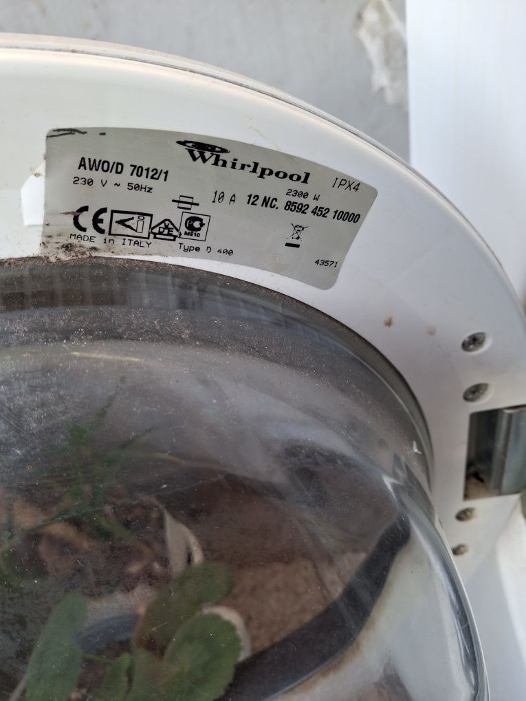 Продавам НЕРАБОТЕЩА пералня Whirlpool модел AWO/D 7012/1