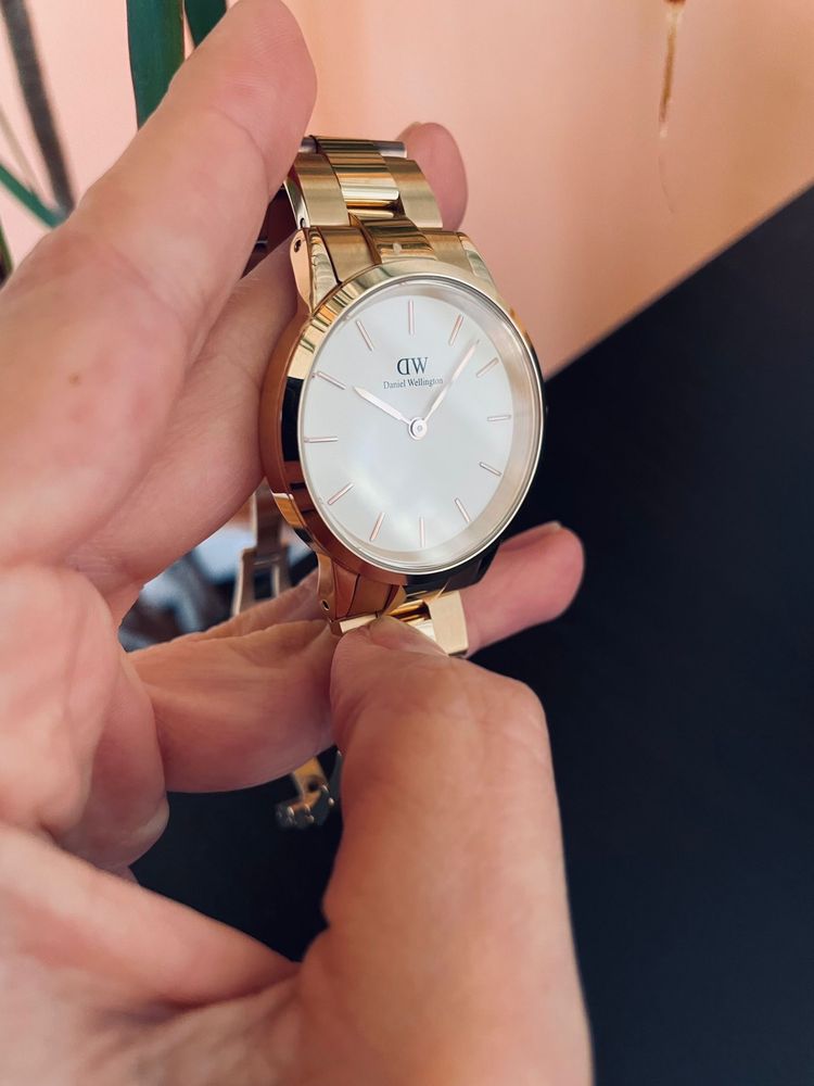 ceas dama Daniel Wellington