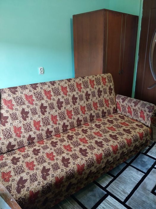 Vând canapea și dulap