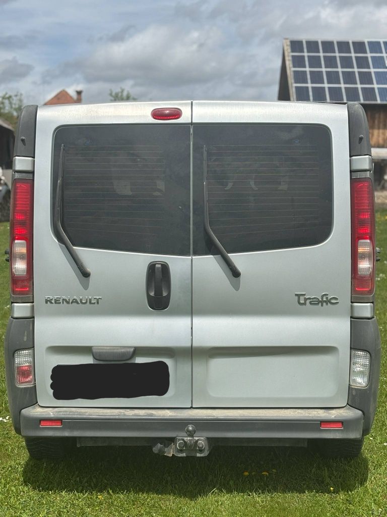 Renault trafic 2011,8+1 persoane