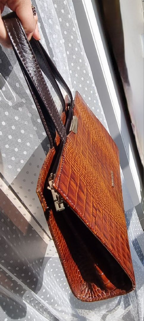 Geanta piele maro noua - model croco