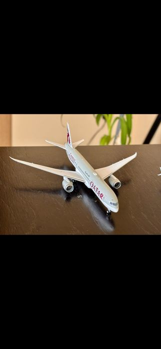 Qatar 787 NG models самолет 1:400