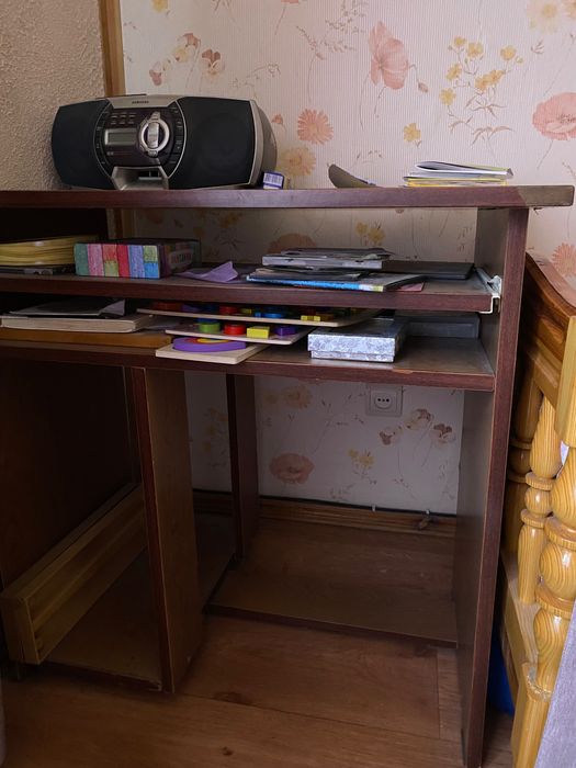 Отдам компьютерный стол