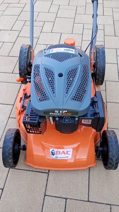 Mașină de tuns gazonul cu = Certificat de Garanție =