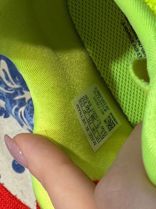 Маратонки adidas 38