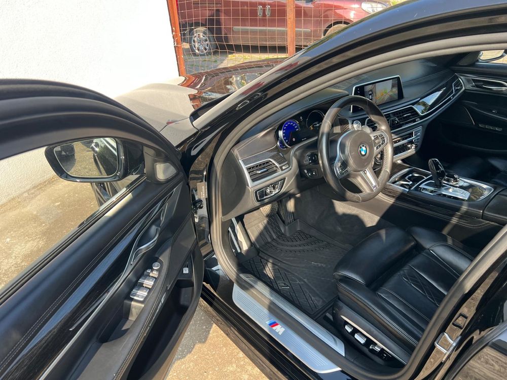 Bmw 750 diesel x drive M pachet extra full 2017 400cp variante schimb